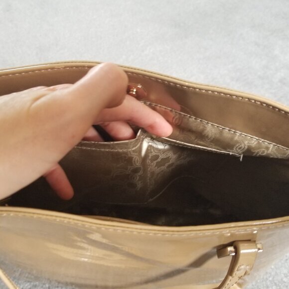 Ivanka Trump Beige Shiny Handbag with Detachable Keychain - Picture 13 of 16